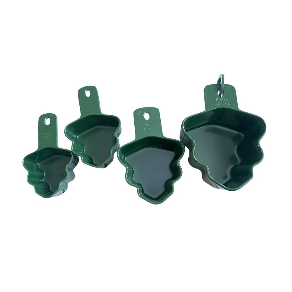 Set Of 4 Green Durable Plastic Christmas Tree Measuring Cups